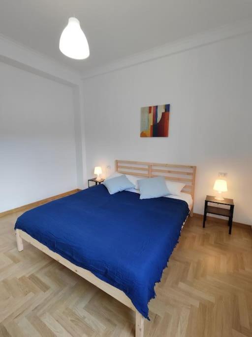 Apartment White & Wood House In Rom